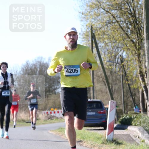 06.04.2025 - 44. Internationalen Wilhelmsburger Insellauf Jannik Wohlers http://msf.ph/oto/7621139 06.04.2025 10:10:27 Laufen 4136, 4205 meine-sportfotos.de