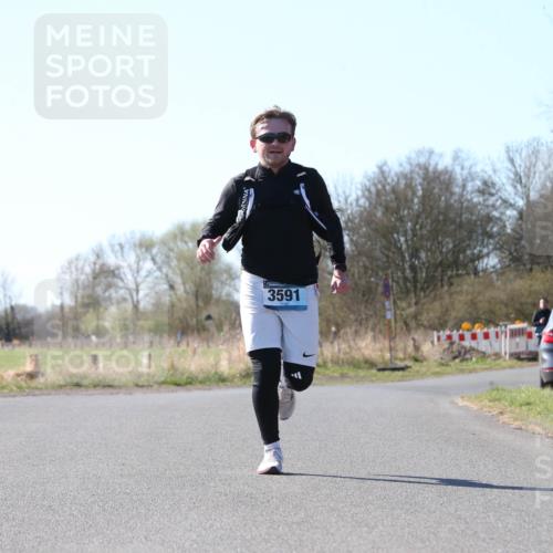 06.04.2025 - 44. Internationalen Wilhelmsburger Insellauf Jannik Wohlers http://msf.ph/oto/7621211 06.04.2025 10:11:05 Laufen 3591, 31, 4323 meine-sportfotos.de
