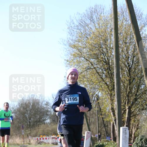 06.04.2025 - 44. Internationalen Wilhelmsburger Insellauf Jannik Wohlers http://msf.ph/oto/7621248 06.04.2025 10:11:30 Laufen 3195 meine-sportfotos.de