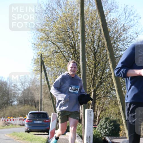 06.04.2025 - 44. Internationalen Wilhelmsburger Insellauf Jannik Wohlers http://msf.ph/oto/7621253 06.04.2025 10:11:31 Laufen 3099 meine-sportfotos.de