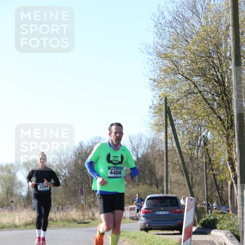 06.04.2025 - 44. Internationalen Wilhelmsburger Insellauf Jannik Wohlers http://msf.ph/oto/7621256 06.04.2025 10:11:32 Laufen 3250, 4404, 31, 4323 meine-sportfotos.de