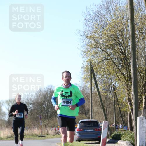 06.04.2025 - 44. Internationalen Wilhelmsburger Insellauf Jannik Wohlers http://msf.ph/oto/7621259 06.04.2025 10:11:32 Laufen 3250, 4404, 31, 4323 meine-sportfotos.de