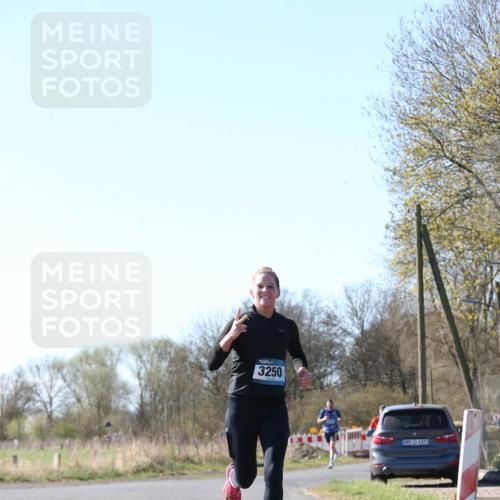06.04.2025 - 44. Internationalen Wilhelmsburger Insellauf Jannik Wohlers http://msf.ph/oto/7621263 06.04.2025 10:11:34 Laufen 3250, 31, 4323 meine-sportfotos.de