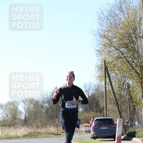 06.04.2025 - 44. Internationalen Wilhelmsburger Insellauf Jannik Wohlers http://msf.ph/oto/7621266 06.04.2025 10:11:34 Laufen 3250, 1408, 31, 6323 meine-sportfotos.de