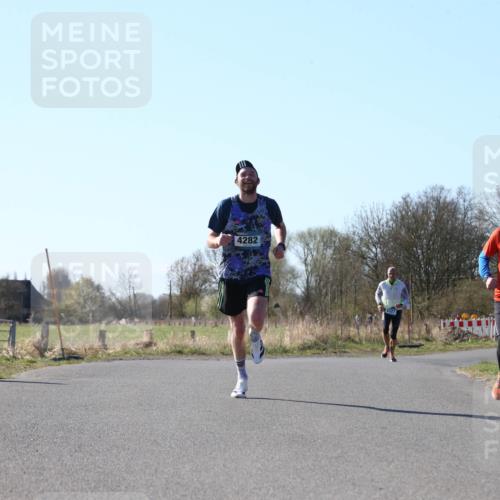 06.04.2025 - 44. Internationalen Wilhelmsburger Insellauf Jannik Wohlers http://msf.ph/oto/7621270 06.04.2025 10:11:45 Laufen 4282, 31, 4321 meine-sportfotos.de