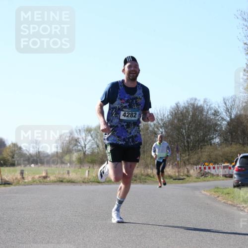 06.04.2025 - 44. Internationalen Wilhelmsburger Insellauf Jannik Wohlers http://msf.ph/oto/7621274 06.04.2025 10:11:46 Laufen 4282, 31, 4321 meine-sportfotos.de