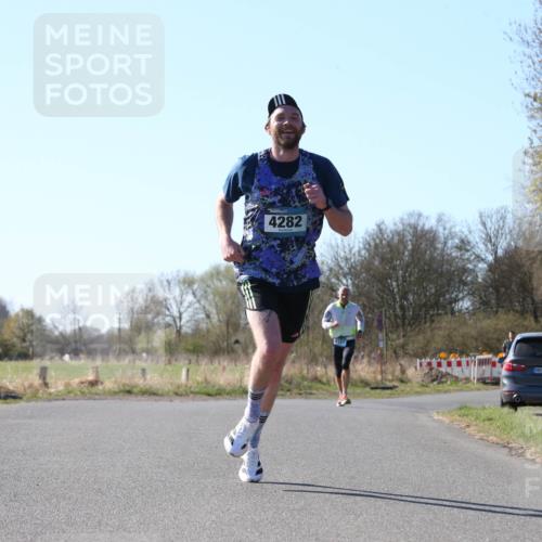 06.04.2025 - 44. Internationalen Wilhelmsburger Insellauf Jannik Wohlers http://msf.ph/oto/7621275 06.04.2025 10:11:46 Laufen 4282, 31, 4323 meine-sportfotos.de