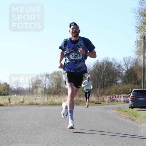 06.04.2025 - 44. Internationalen Wilhelmsburger Insellauf Jannik Wohlers http://msf.ph/oto/7621276 06.04.2025 10:11:46 Laufen 4282, 31, 4321 meine-sportfotos.de