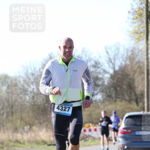 06.04.2025 - 44. Internationalen Wilhelmsburger Insellauf Jannik Wohlers http://msf.ph/oto/7621282 06.04.2025 10:11:51 Laufen 4327 meine-sportfotos.de