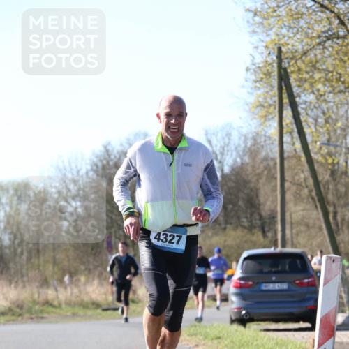 06.04.2025 - 44. Internationalen Wilhelmsburger Insellauf Jannik Wohlers http://msf.ph/oto/7621286 06.04.2025 10:11:52 Laufen 4327 meine-sportfotos.de