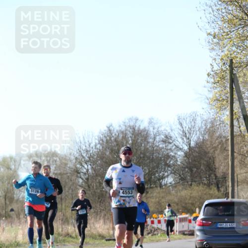 06.04.2025 - 44. Internationalen Wilhelmsburger Insellauf Jannik Wohlers http://msf.ph/oto/7621342 06.04.2025 10:12:19 Laufen 5126, 3181, 4553, 4321 meine-sportfotos.de