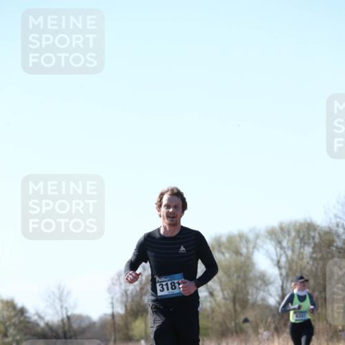 06.04.2025 - 44. Internationalen Wilhelmsburger Insellauf Jannik Wohlers http://msf.ph/oto/7621359 06.04.2025 10:12:26 Laufen 3181, 4207 meine-sportfotos.de