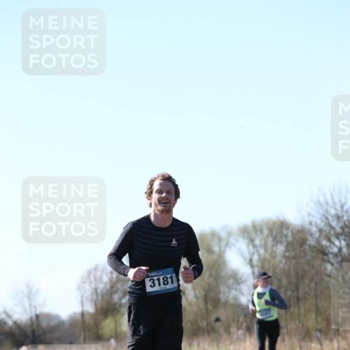 06.04.2025 - 44. Internationalen Wilhelmsburger Insellauf Jannik Wohlers http://msf.ph/oto/7621362 06.04.2025 10:12:26 Laufen 3181, 4307 meine-sportfotos.de