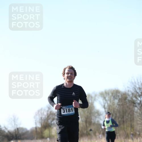 06.04.2025 - 44. Internationalen Wilhelmsburger Insellauf Jannik Wohlers http://msf.ph/oto/7621363 06.04.2025 10:12:26 Laufen 3181, 6 meine-sportfotos.de