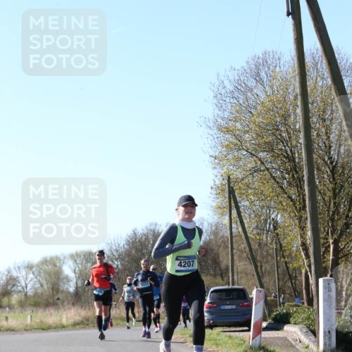 06.04.2025 - 44. Internationalen Wilhelmsburger Insellauf Jannik Wohlers http://msf.ph/oto/7621390 06.04.2025 10:12:33 Laufen 4207, 31, 4323 meine-sportfotos.de
