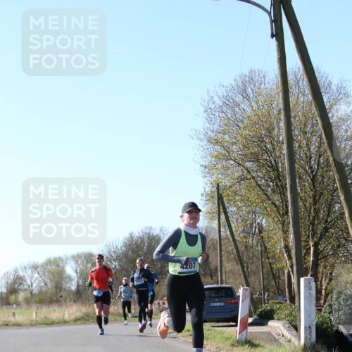 06.04.2025 - 44. Internationalen Wilhelmsburger Insellauf Jannik Wohlers http://msf.ph/oto/7621391 06.04.2025 10:12:33 Laufen 5032, 4207, 31, 4323 meine-sportfotos.de