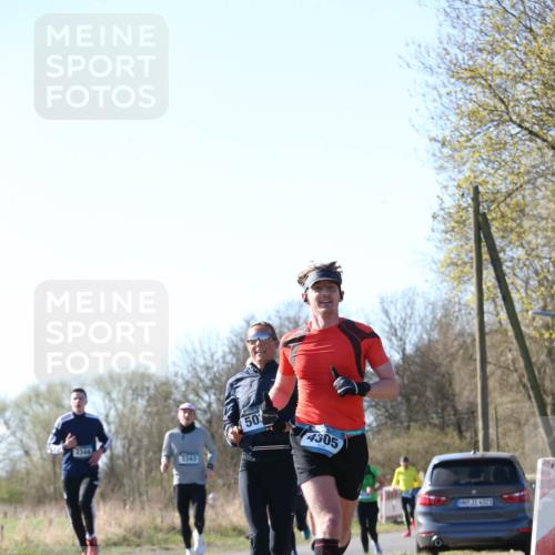 06.04.2025 - 44. Internationalen Wilhelmsburger Insellauf Jannik Wohlers http://msf.ph/oto/7621399 06.04.2025 10:12:35 Laufen 3343, 50, 4305, 46, 31, 4323 meine-sportfotos.de