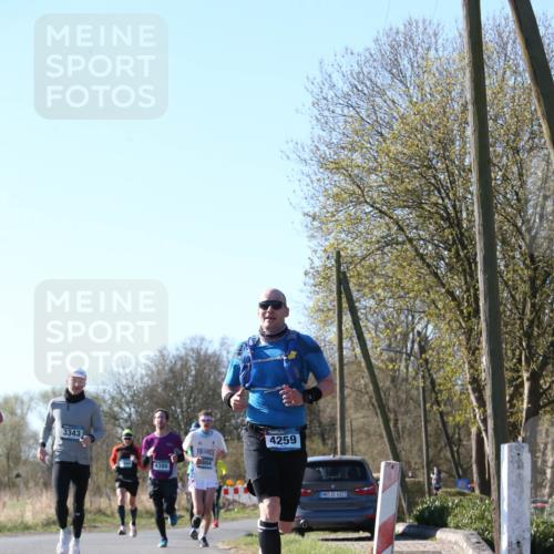 06.04.2025 - 44. Internationalen Wilhelmsburger Insellauf Jannik Wohlers http://msf.ph/oto/7621414 06.04.2025 10:12:38 Laufen 3343, 4385, 804, 4259, 31, 4323 meine-sportfotos.de
