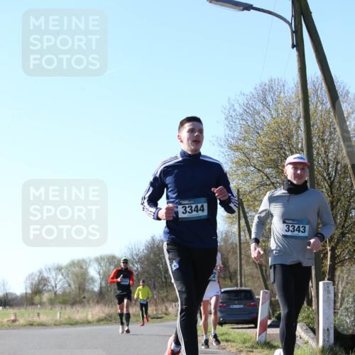 06.04.2025 - 44. Internationalen Wilhelmsburger Insellauf Jannik Wohlers http://msf.ph/oto/7621423 06.04.2025 10:12:42 Laufen 3884, 3344, 445, 31, 4323, 3343 meine-sportfotos.de