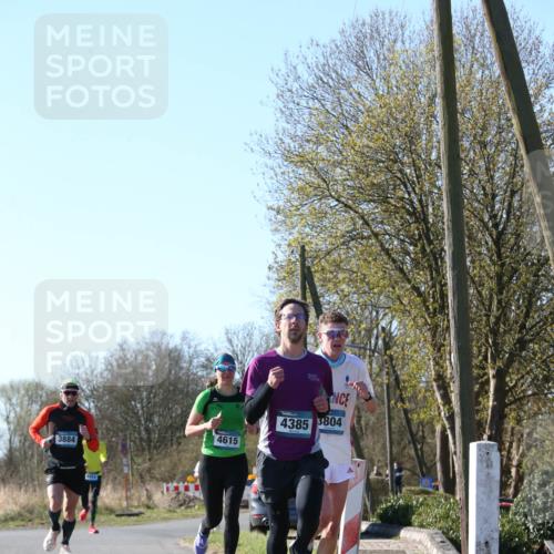 06.04.2025 - 44. Internationalen Wilhelmsburger Insellauf Jannik Wohlers http://msf.ph/oto/7621426 06.04.2025 10:12:43 Laufen 4615, 3884, 4385, 5804 meine-sportfotos.de