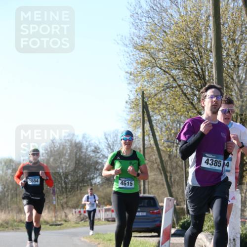06.04.2025 - 44. Internationalen Wilhelmsburger Insellauf Jannik Wohlers http://msf.ph/oto/7621432 06.04.2025 10:12:44 Laufen 3884, 4615, 4385, 4 meine-sportfotos.de