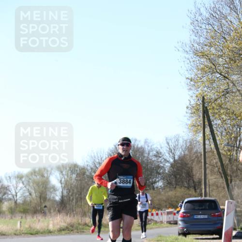 06.04.2025 - 44. Internationalen Wilhelmsburger Insellauf Jannik Wohlers http://msf.ph/oto/7621440 06.04.2025 10:12:45 Laufen 3884, 4454, 31, 4323 meine-sportfotos.de