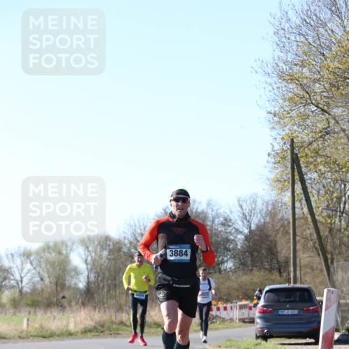06.04.2025 - 44. Internationalen Wilhelmsburger Insellauf Jannik Wohlers http://msf.ph/oto/7621441 06.04.2025 10:12:45 Laufen 4454, 3884, 31, 4323 meine-sportfotos.de