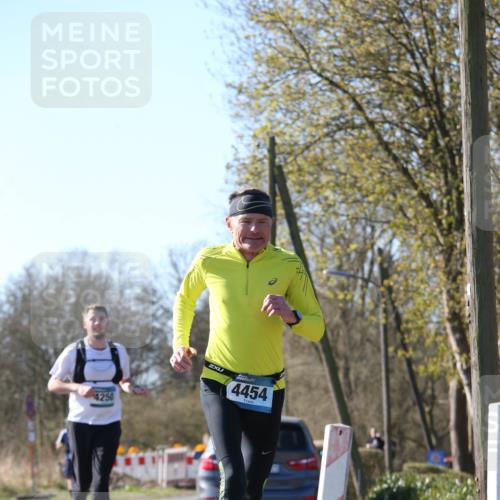 06.04.2025 - 44. Internationalen Wilhelmsburger Insellauf Jannik Wohlers http://msf.ph/oto/7621453 06.04.2025 10:12:50 Laufen 4250, 4454 meine-sportfotos.de