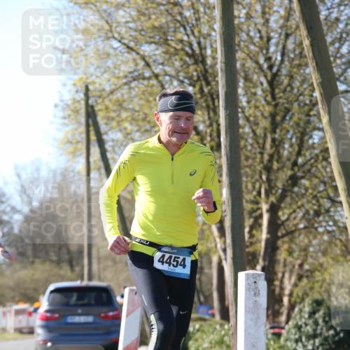 06.04.2025 - 44. Internationalen Wilhelmsburger Insellauf Jannik Wohlers http://msf.ph/oto/7621458 06.04.2025 10:12:51 Laufen 2, 4454 meine-sportfotos.de