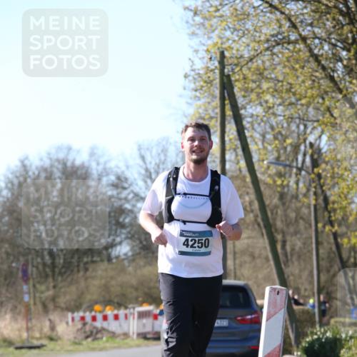 06.04.2025 - 44. Internationalen Wilhelmsburger Insellauf Jannik Wohlers http://msf.ph/oto/7621463 06.04.2025 10:12:52 Laufen 4250 meine-sportfotos.de