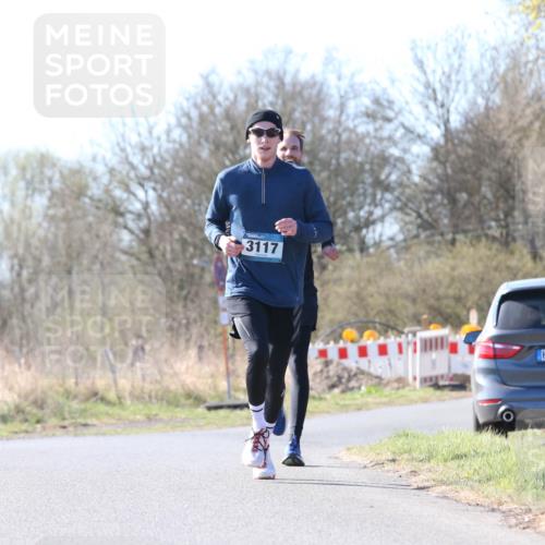 06.04.2025 - 44. Internationalen Wilhelmsburger Insellauf Jannik Wohlers http://msf.ph/oto/7621555 06.04.2025 10:13:45 Laufen 3117, 4321 meine-sportfotos.de