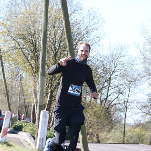 06.04.2025 - 44. Internationalen Wilhelmsburger Insellauf Jannik Wohlers http://msf.ph/oto/7621571 06.04.2025 10:13:49 Laufen 3596 meine-sportfotos.de