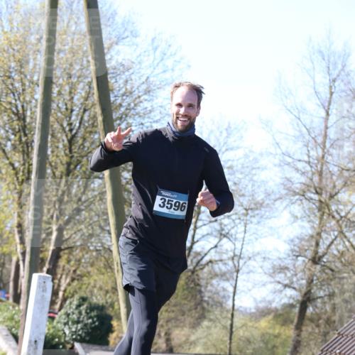 06.04.2025 - 44. Internationalen Wilhelmsburger Insellauf Jannik Wohlers http://msf.ph/oto/7621573 06.04.2025 10:13:50 Laufen 3596 meine-sportfotos.de