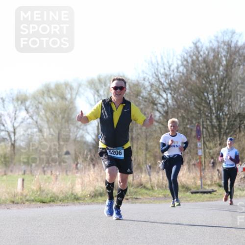 06.04.2025 - 44. Internationalen Wilhelmsburger Insellauf Jannik Wohlers http://msf.ph/oto/7621577 06.04.2025 10:14:05 Laufen 5206 meine-sportfotos.de