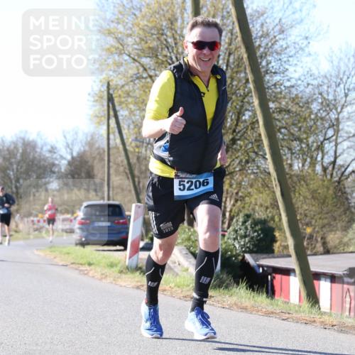 06.04.2025 - 44. Internationalen Wilhelmsburger Insellauf Jannik Wohlers http://msf.ph/oto/7621592 06.04.2025 10:14:09 Laufen 2023, 5206 meine-sportfotos.de