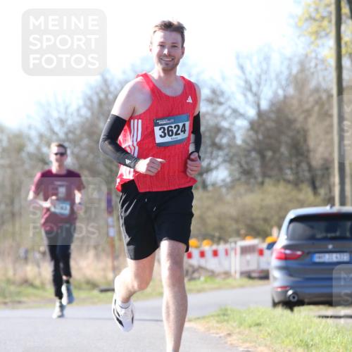06.04.2025 - 44. Internationalen Wilhelmsburger Insellauf Jannik Wohlers http://msf.ph/oto/7621607 06.04.2025 10:14:20 Laufen 4243, 3624 meine-sportfotos.de