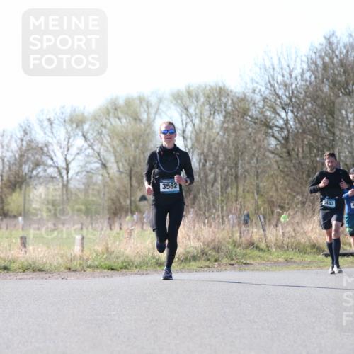 06.04.2025 - 44. Internationalen Wilhelmsburger Insellauf Jannik Wohlers http://msf.ph/oto/7621630 06.04.2025 10:14:38 Laufen 3562, 3443, 4272 meine-sportfotos.de