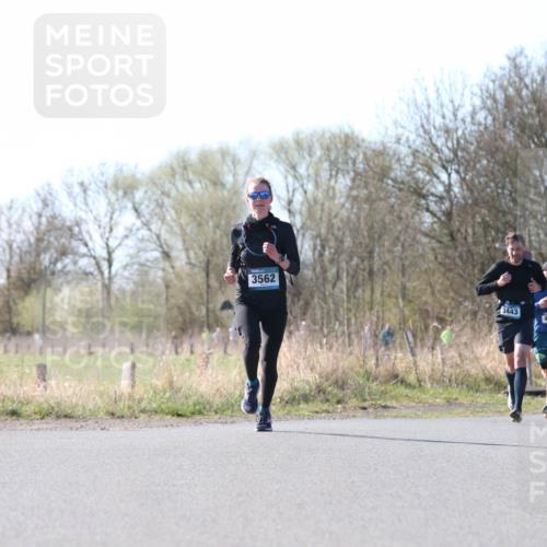 06.04.2025 - 44. Internationalen Wilhelmsburger Insellauf Jannik Wohlers http://msf.ph/oto/7621631 06.04.2025 10:14:38 Laufen 3562, 3443, 427 meine-sportfotos.de