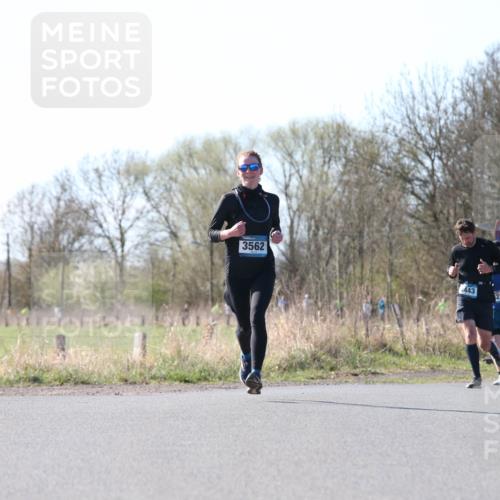 06.04.2025 - 44. Internationalen Wilhelmsburger Insellauf Jannik Wohlers http://msf.ph/oto/7621632 06.04.2025 10:14:38 Laufen 3562, 443, 27 meine-sportfotos.de