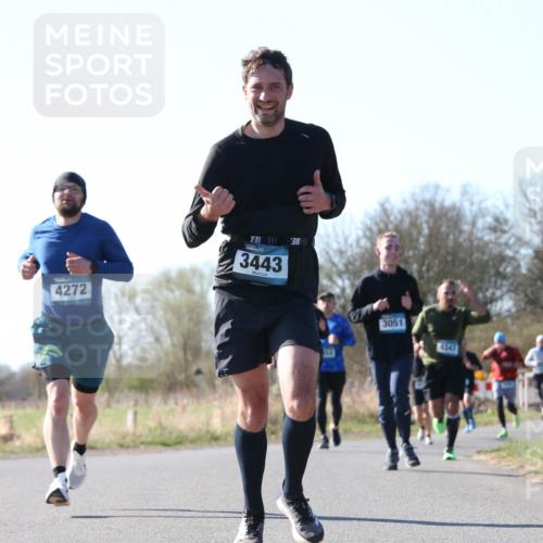 06.04.2025 - 44. Internationalen Wilhelmsburger Insellauf Jannik Wohlers http://msf.ph/oto/7621647 06.04.2025 10:14:47 Laufen 4272, 730, 3443, 3051, 4341, 31, 4921 meine-sportfotos.de