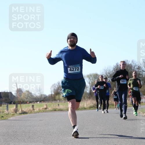 06.04.2025 - 44. Internationalen Wilhelmsburger Insellauf Jannik Wohlers http://msf.ph/oto/7621655 06.04.2025 10:14:49 Laufen 4272, 108, 3051, 4347, 31, 4323 meine-sportfotos.de