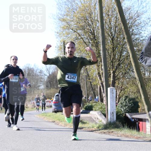 06.04.2025 - 44. Internationalen Wilhelmsburger Insellauf Jannik Wohlers http://msf.ph/oto/7621677 06.04.2025 10:14:52 Laufen 5108, 810, 4347, 3051 meine-sportfotos.de