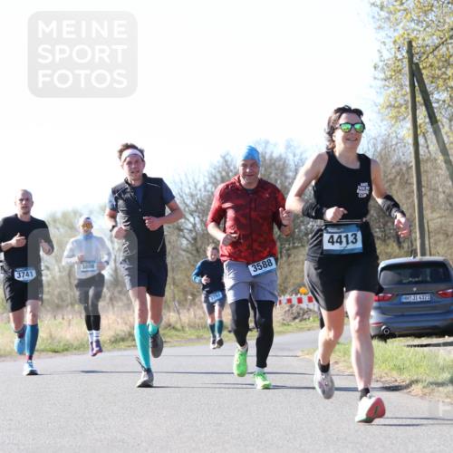 06.04.2025 - 44. Internationalen Wilhelmsburger Insellauf Jannik Wohlers http://msf.ph/oto/7621701 06.04.2025 10:14:56 Laufen 3741, 3808, 3793, 3588, 4413, 31, 4321 meine-sportfotos.de