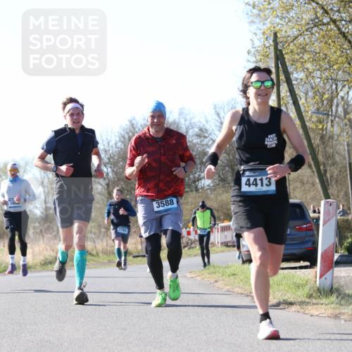 06.04.2025 - 44. Internationalen Wilhelmsburger Insellauf Jannik Wohlers http://msf.ph/oto/7621704 06.04.2025 10:14:57 Laufen 3741, 386, 3793, 3588, 4413 meine-sportfotos.de