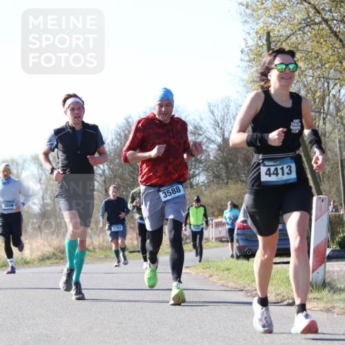 06.04.2025 - 44. Internationalen Wilhelmsburger Insellauf Jannik Wohlers http://msf.ph/oto/7621706 06.04.2025 10:14:57 Laufen 3741, 3808, 3793, 3588, 4413 meine-sportfotos.de