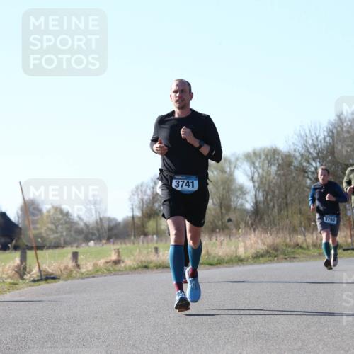 06.04.2025 - 44. Internationalen Wilhelmsburger Insellauf Jannik Wohlers http://msf.ph/oto/7621715 06.04.2025 10:14:59 Laufen 3741, 3793, 4627 meine-sportfotos.de