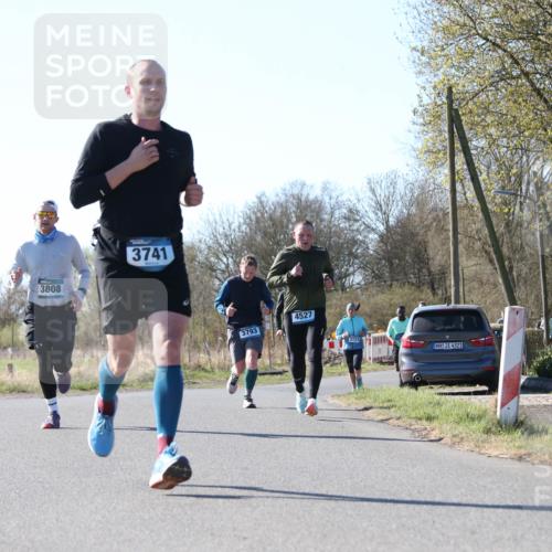 06.04.2025 - 44. Internationalen Wilhelmsburger Insellauf Jannik Wohlers http://msf.ph/oto/7621719 06.04.2025 10:15:00 Laufen 3808, 3741, 3793, 4527, 3721, 4321 meine-sportfotos.de