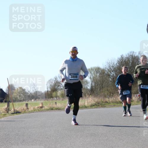 06.04.2025 - 44. Internationalen Wilhelmsburger Insellauf Jannik Wohlers http://msf.ph/oto/7621723 06.04.2025 10:15:01 Laufen 3808, 3793, 4527, 374 meine-sportfotos.de