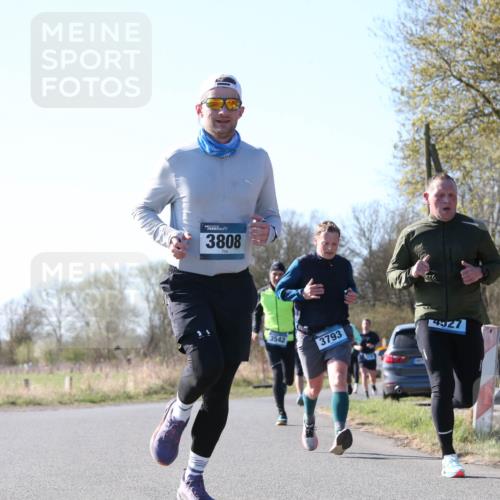 06.04.2025 - 44. Internationalen Wilhelmsburger Insellauf Jannik Wohlers http://msf.ph/oto/7621730 06.04.2025 10:15:03 Laufen 3808, 3542, 3793, 4927 meine-sportfotos.de