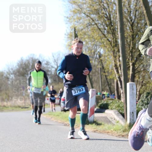 06.04.2025 - 44. Internationalen Wilhelmsburger Insellauf Jannik Wohlers http://msf.ph/oto/7621734 06.04.2025 10:15:04 Laufen 3542, 3793 meine-sportfotos.de